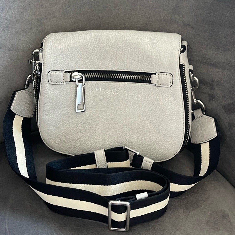Marc Jacob’s small nomad bag. - Picture 1 of 6